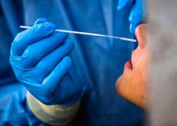 Harán pruebas contra Covid en aeropuertos