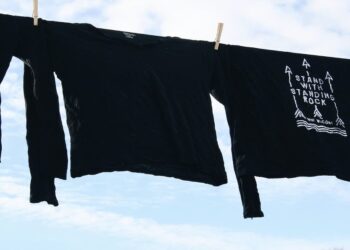 Consejos para lavar ropa negra