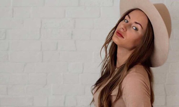 Estrangularon a la influencer Alexis Sharkey