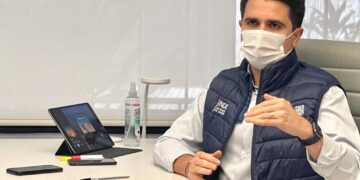 Se reúne Carlos Fernández con equipo INDE