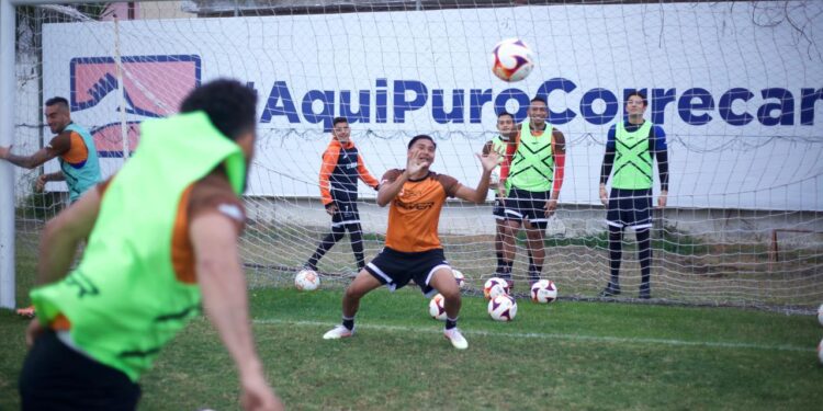 Motivado Correcaminos viaja a la capital del país
