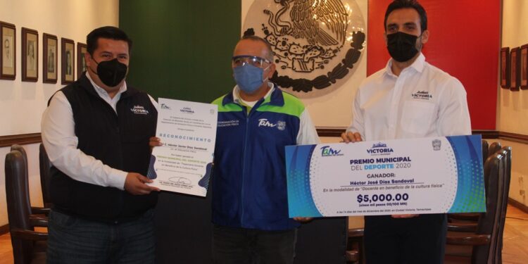 Entregan reconocimiento a ganadores del Premio Municipal del Deporte 2020