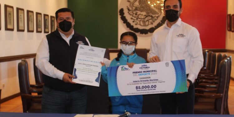 Entregan reconocimiento a ganadores del Premio Municipal del Deporte 2020