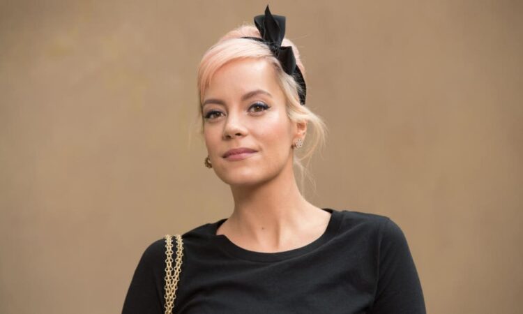 Celebra Lily Allen 18 meses en sobriedad