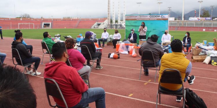 Entregan material deportivo a entrenadores y promotores deportivos de Ciudad Victoria