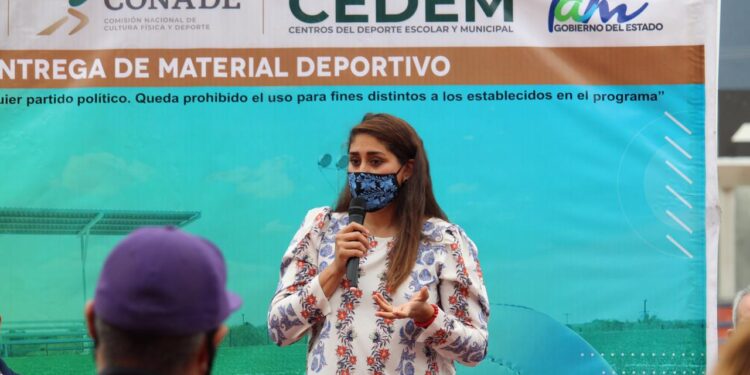 Entregan material deportivo a entrenadores y promotores deportivos de Ciudad Victoria