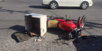 Motociclista se lesiona en accidente