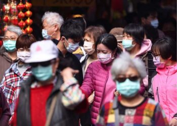 Usar doble cubrebocas y ajustar bien mejora protección ante covid