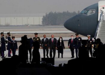 ‘Con las Fuerzas Armadas sacamos adelante al país’:AMLO