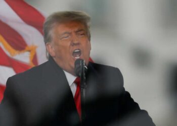 Definitiva expulsión de Trump en la redo social Twitter