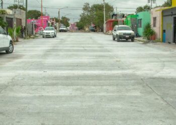 Reparan más vialidades  en Villas de San Miguel en Nuevo Laredo