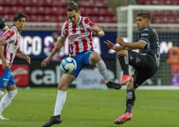 Chivas de Guadalajara empata 2-2 ante Rayos de Necaxa
