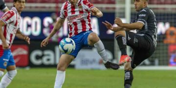Chivas de Guadalajara empata 2-2 ante Rayos de Necaxa