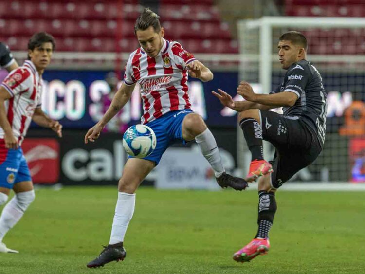 Chivas de Guadalajara empata 2-2 ante Rayos de Necaxa