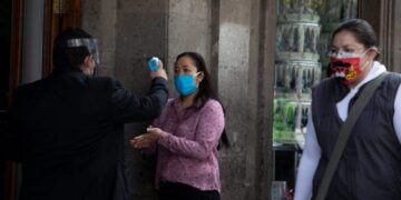 Exhorta Salud a evitar lugares concurridos y reuniones este 14 de Febrero, por Covid