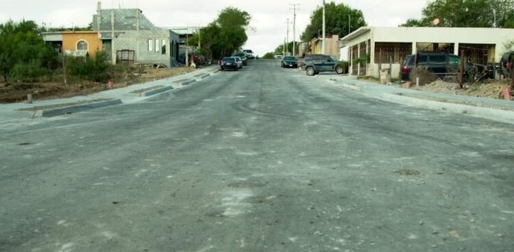 Construye Ayuntamiento de Nuevo Laredo calle en Las Alazanas
