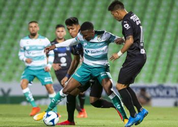 Santos termina con el invicto de Aguirre en Rayados