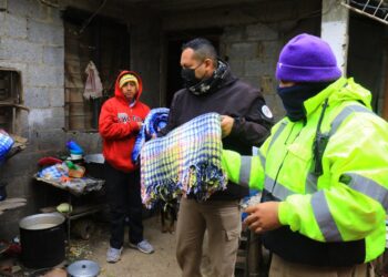 Apoya alcaldesa Pilar Gómez a familias vulnerables de Victoria