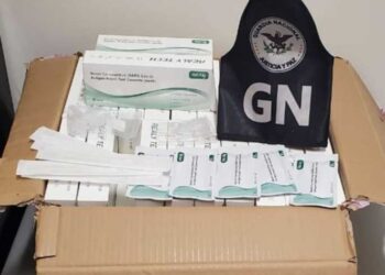 Aseguran cargamento apócrifo de vacunas anticovid en Baja California