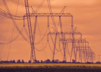 Tras apagón, persisten fallas en servicio eléctrico de Nuevo León