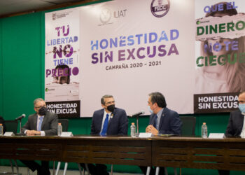 Imparten en la UAT conversatorio “Honestidad sin Excusa” en campaña anticorrupción