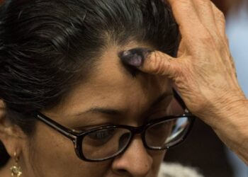 ‘Vive’ el Miércoles de Ceniza en casa; guía para hacerla e imponerla