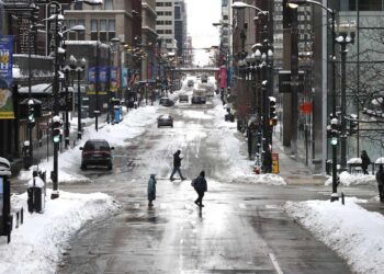 Van 20 muertos en EU por ola polar; millones siguen sin luz