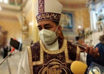 Pide Obispo de Tampico no usar con tinte político vacuna contra Coronavirus