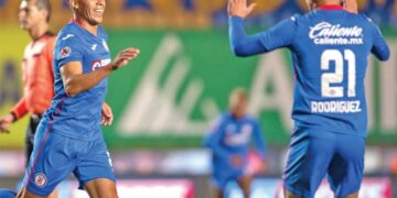 Cruz Azul derrota 2-0  a Tigres en su casa