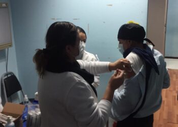 Aplican segunda dosis de vacuna anticovid en ISSSTE Victoria