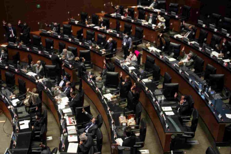 Avala Senado reformas para eliminar abusos sobre créditos de nómina
