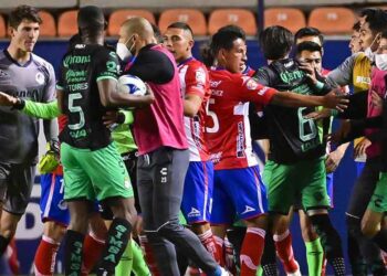 ¡Vergüenza en San Luis: agresiones, bronca, racismo e insultos al árbitro!