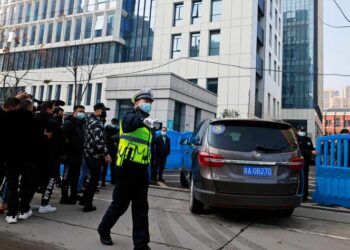 Misión de OMS en Wuhan examina primeros casos bajo ‘buenas conversaciones’