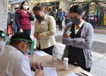 Multas de mil 790 pesos en Nuevo León por no usar cubrebocas