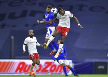 Cruz Azul se impone 3-2 a Diablos del Toluca en el Azteca