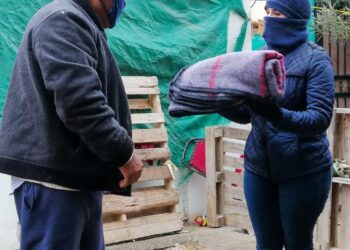 Apoya Bienestar Social con cobijas a más de 500 familias