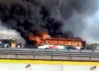 Arde autobús de pasajeros en la México-Pachuca