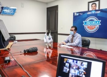 Cumple Rivas a escuelas de Nuevo Laredo