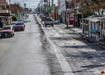 Activa Gobierno de Matamoros pavimentación en la calle Camino Real
