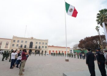 Encabeza alcalde de Matamoros conmemoración del “Día de la Bandera”