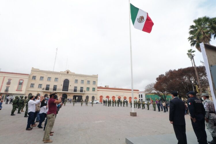 Encabeza alcalde de Matamoros conmemoración del “Día de la Bandera”