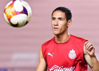 Uriel Antuna es sometido a una segunda prueba PCR en Guadalajara