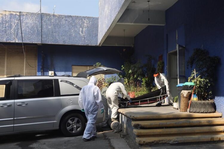 México supera las 183 mil muertes por covid-19