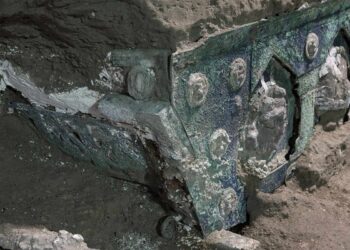 Descubren en Pompeya un carro ceremonial casi intacto