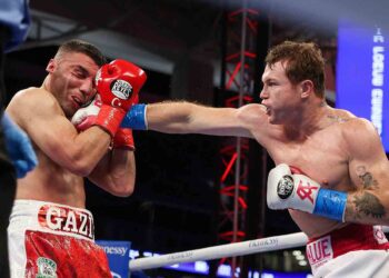 Canelo’ Álvarez noquea a al turco Yildirim en tercer round