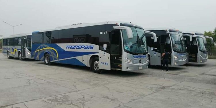 En pandemia marchan burócratas y panistas en apoyo al gobernador Cabeza de Vaca