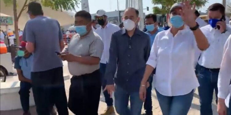 En pandemia marchan burócratas y panistas en apoyo al gobernador Cabeza de Vaca