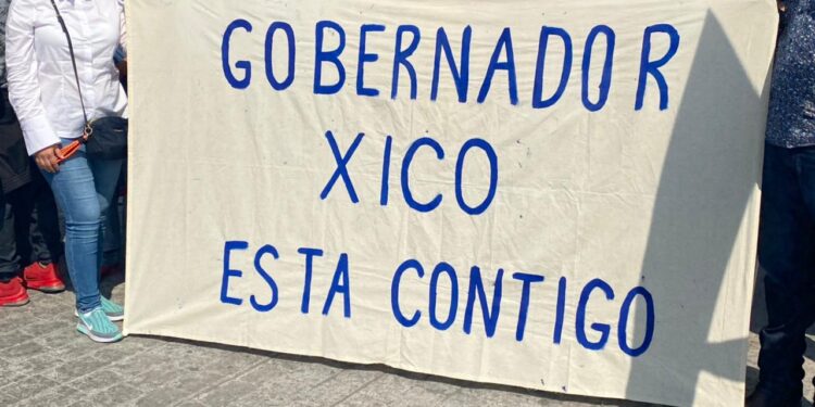 Y paralelo a la marcha, Cabeza de Vaca va a misa al Santuario de Guadalupe