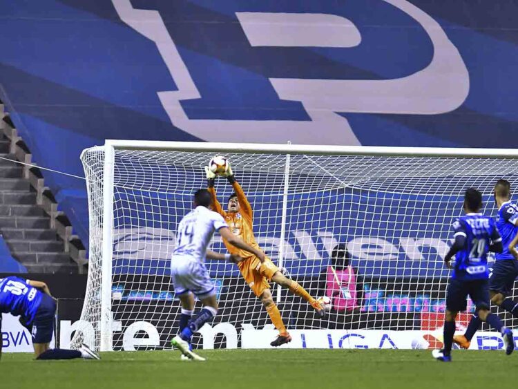 Puebla y Rayados de  Monterrey empatan 0 a 0