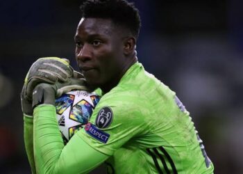 André Onana, compañero de Edson Álvarez, vetado por un año del fútbol por doping